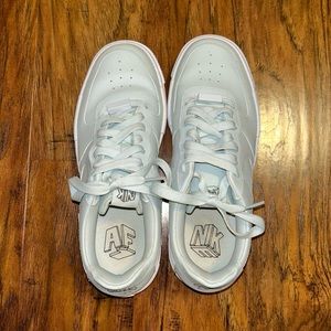 Air Force 1, mint green, size 8.5